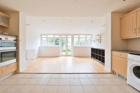 4 bedroom terraced house to rent - Photo 4