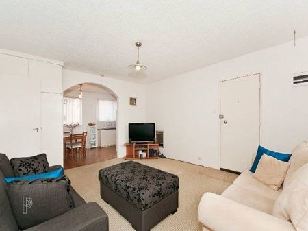 Affordable living in a central location! - Photo 4