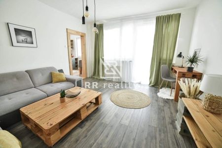 Na prenájom priestranný 1-izb.byt s loggiou po rekonštrukcii - Photo 2