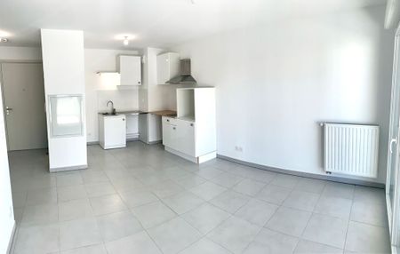 LE PUY SAINTE REPARADE APPARTEMENT T2 TERRASSE ET PARKING, - Photo 4