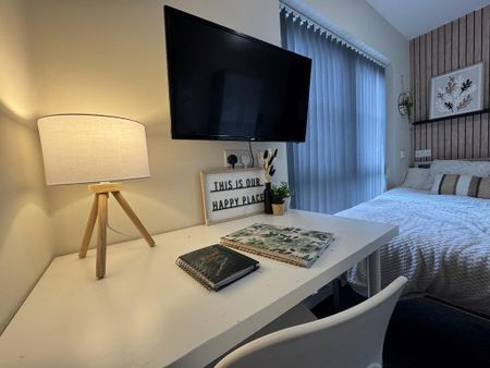 5 bedroom flat to rent - Photo 4