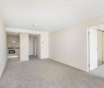 Spacious 1 Bedroom - Forum Apartments - Photo 3