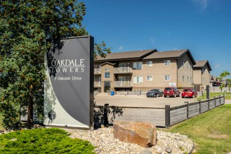 Oakdale Towers — 3 Bed - Franklin D - Photo 3