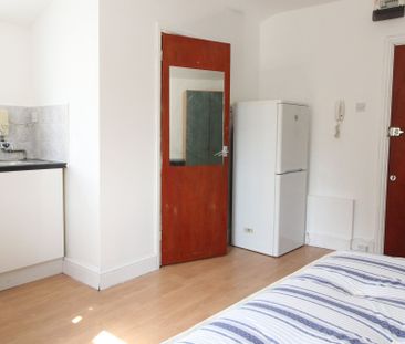 Flat 3, 95 Cathays Terrace, Cathays, Cardiff, CF24 4HT - Photo 2