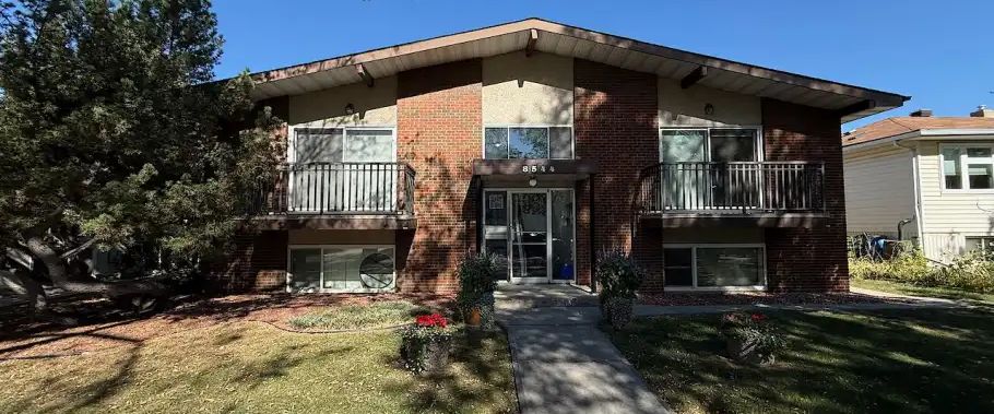 Large 3-BR/ 2 Bath in Fourplex, Near Bonnie Doon Mall, LRT | 8544 84 Avenue Northwest, Edmonton - Photo 1