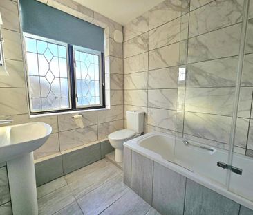 4 bedroom semi-detached house to rent - Photo 5