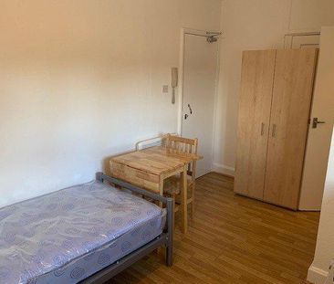 Studio to rent - Photo 6