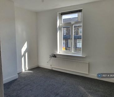 4 bedroom terraced house to rent - Photo 5