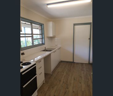 Break Lease 3 Bedroom brick home. - Photo 5