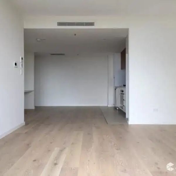 “MODERN AND CONTEMPORARY 1 BEDROOM APARTMENT IN HURSTVILLE CBD” - Photo 1