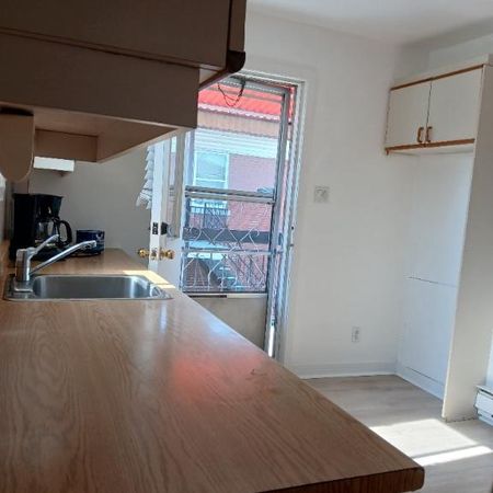 Appartement à louer - Vieux-Longueuil : 4 et demi, à l'étage - Photo 3