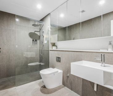 Elevated coastal living - Photo 3