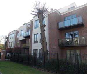 1 Bedrooms Flat to rent in Eton Heights, Woodford Green IG8 | £ 415 - Photo 1