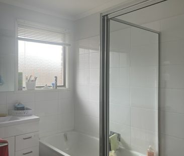 25 Strong Drive, Hampton Park VIC - Photo 1