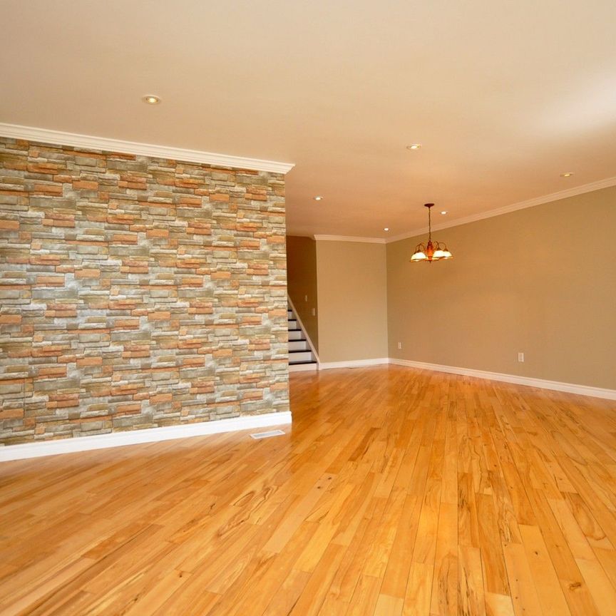 For Lease - 4165 Quaker Hill Drive, Mississauga, Ontario - Photo 1