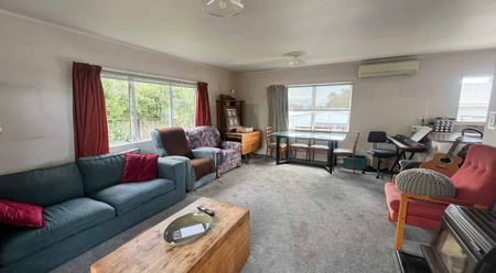 Easy Living Close to Town - Photo 4