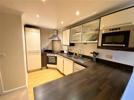 3 bedroom apartment to rent - Photo 5