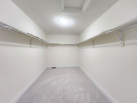 For Lease - 72 Kentledge Avenue, East Gwillimbury, Ontario - Photo 1