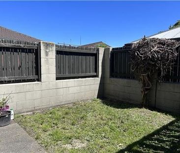 Right in Riccarton! - Photo 2