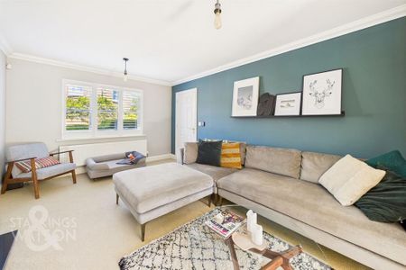 3 bedroom semi-detached house to rent - Photo 4