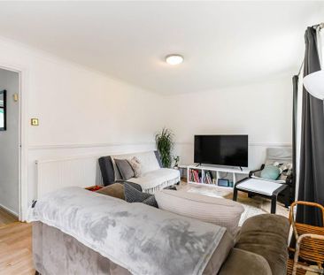 4 bedroom semi-detached house to rent - Photo 4