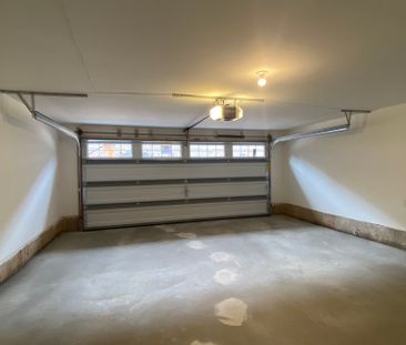 For Lease - 1368 William Halton Parkway, Oakville, Ontario - Photo 2