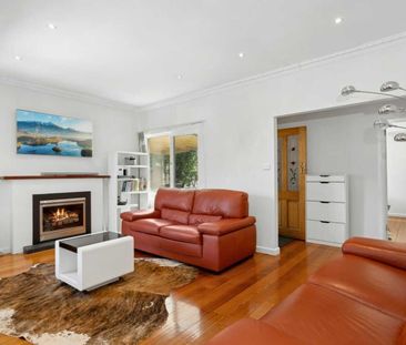 3-Bedroom Family Home in Coveted McKinnon SC Zone - Photo 1