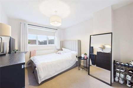 Stable Close, Burghfield Common, Reading, Berkshire, RG7 - Photo 5