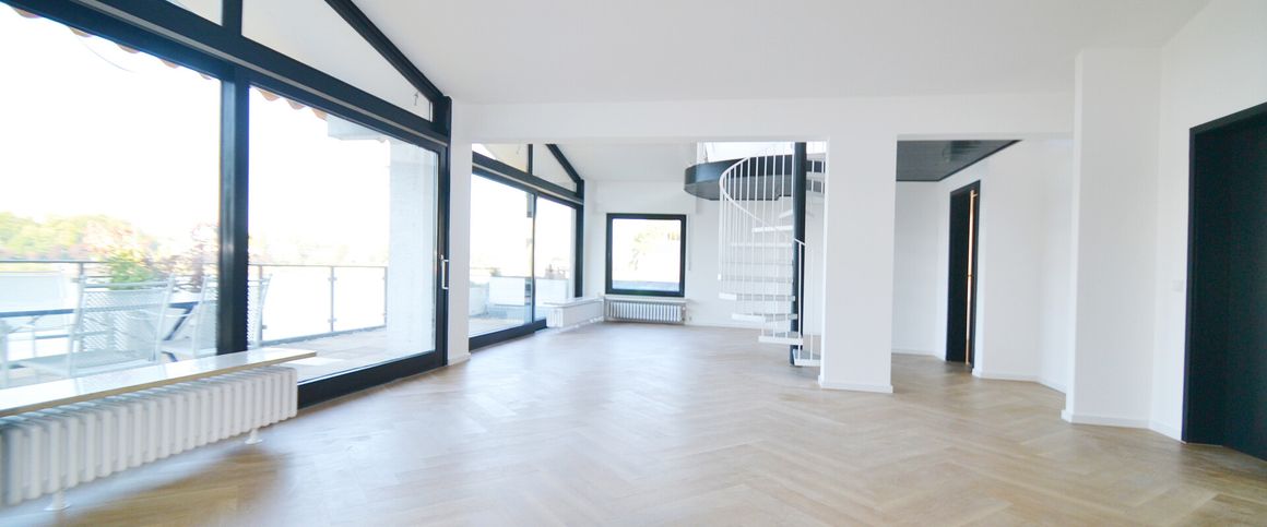 *Königswinter-Dollendorf: Frisch modernisierter Wohntraum mit Panoramarheinblick!* - Photo 1