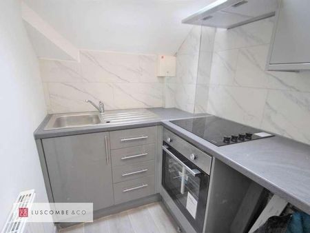 Fields Park Road, Newport, NP20 - Photo 4