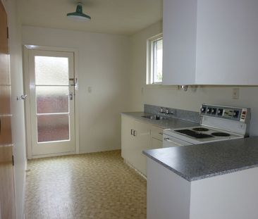 Neat & Tidy Two Bedroom in Riccarton - Photo 3