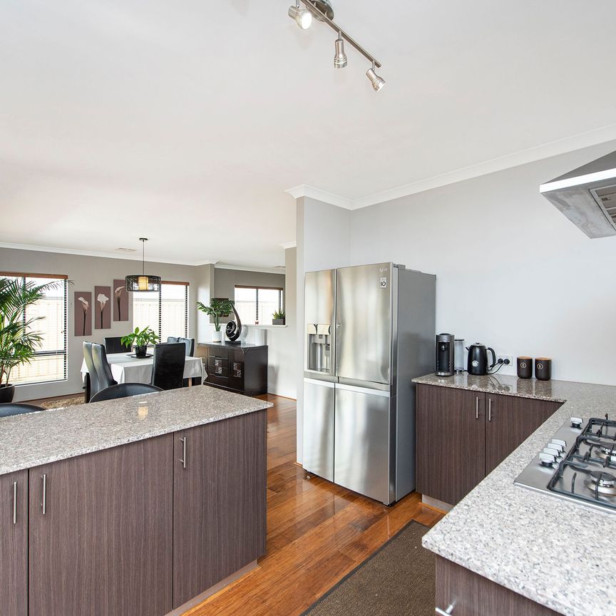 Modern home with plenty of space - Photo 1