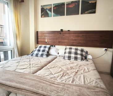 Apartamento de alquiler en Granados, Centro Histórico - Photo 3