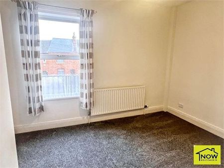 3 bedroom terraced house to rent - Photo 3