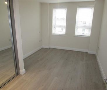 Heron Way, Maidenhead - Photo 2