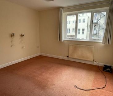 2 bedroom end of terrace house to rent - Photo 3