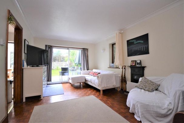 1 bedroom in a house share to rent - Photo 1