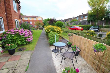 Brookside Road, Gatley, Cheadle, SK8 4BG - Photo 4