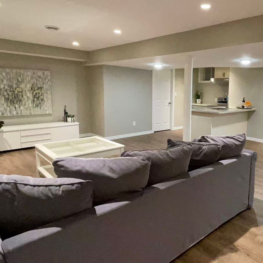 For Lease - 23 Halldorson Avenue, Aurora, Ontario - Photo 1
