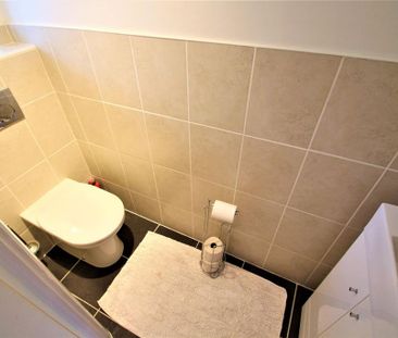 3 bedroom terraced house to rent - Photo 1