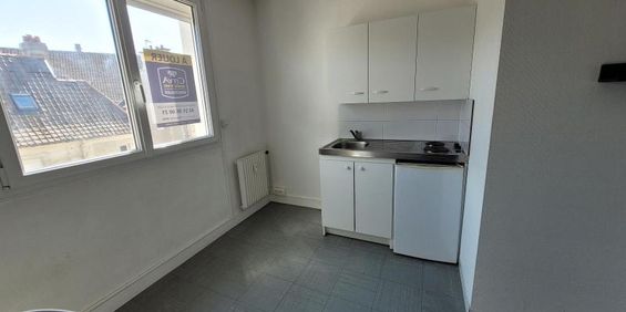 Location Appartement 1 pièce 12m² CAEN 14000 - Photo 3