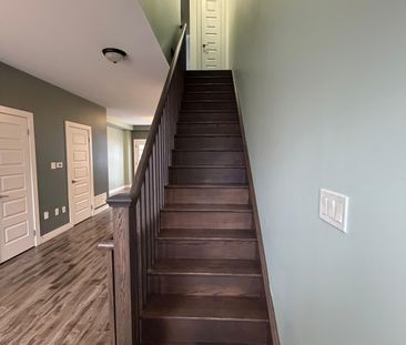 For Lease - 540 Essa Road, Barrie, Ontario - Photo 4