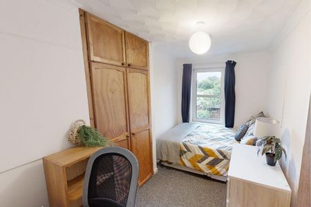 7 Bed Terraced House, Small Lane, BS16 - Photo 4