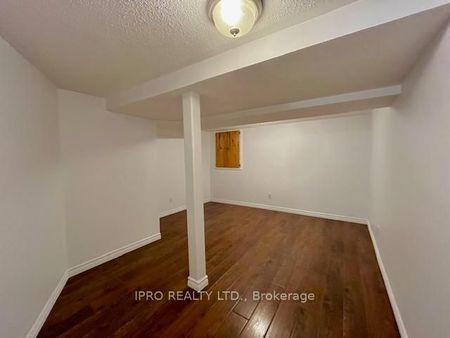 Detached Home For Lease | W8137012 - Photo 2