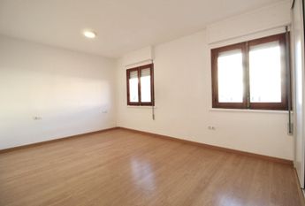 Piso de alquiler en Calle Valencia, Pueblo