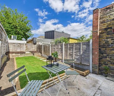 2 bedroom terraced house to rent - Photo 4