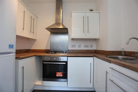 2 bedroom flat to rent - Photo 5