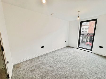 Station Road, Westcliff-On-Sea - Photo 3