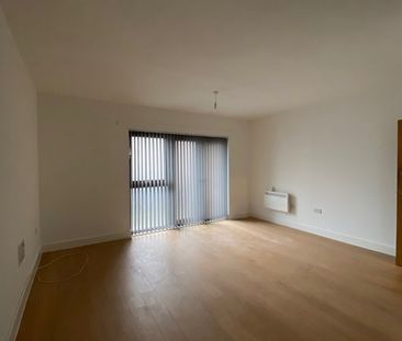 1 Bed Flat, Canal Point, M4 - Photo 3