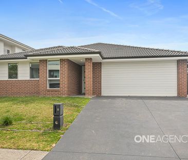 5 Saddleback Crescent, Stream Hill, NSW 2526 - Photo 4